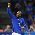 1,277 / 5,000 Alexandre Lacazette da seleção francesa de futebol nas Olimpíadas