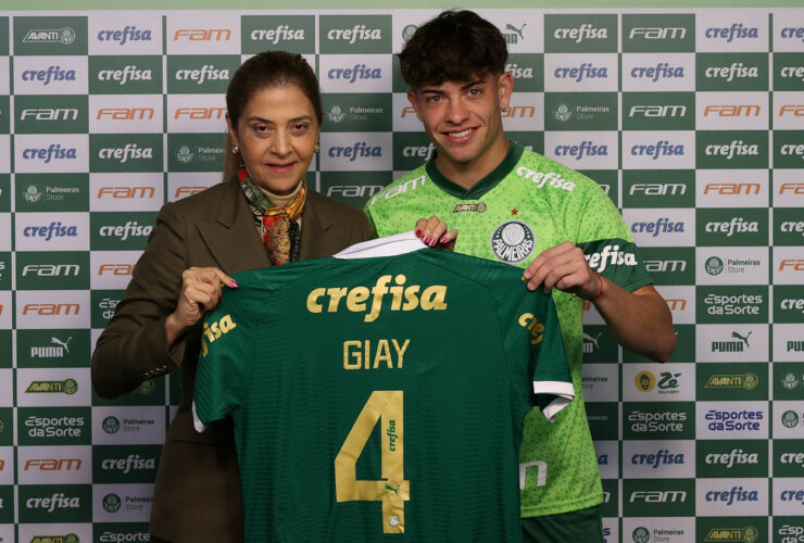 Giay enfrenta dificuldades de adaptação ao futebol brasileiro